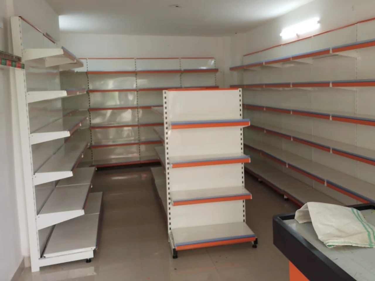 473243757_Grocery display racks installation Lucknow6.webp